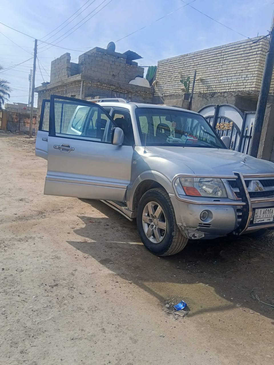 باجيرو 2006. علامه ذهبيه فول مواصفات محرك 3800   بيها كم قطعه صبغ.  بدون دواخل   
فول موصفات 
فتحه سقف 
اريل كهرباء
مري شفط 
تاير 17
مانع انزلاق 
كشن كهرباء
كشنات جلد 
تحكم سرعه 
مثبت سرعه 
شاشه كامره خلفيه
كلوبات ترحيب
 $
*********** وتساب
