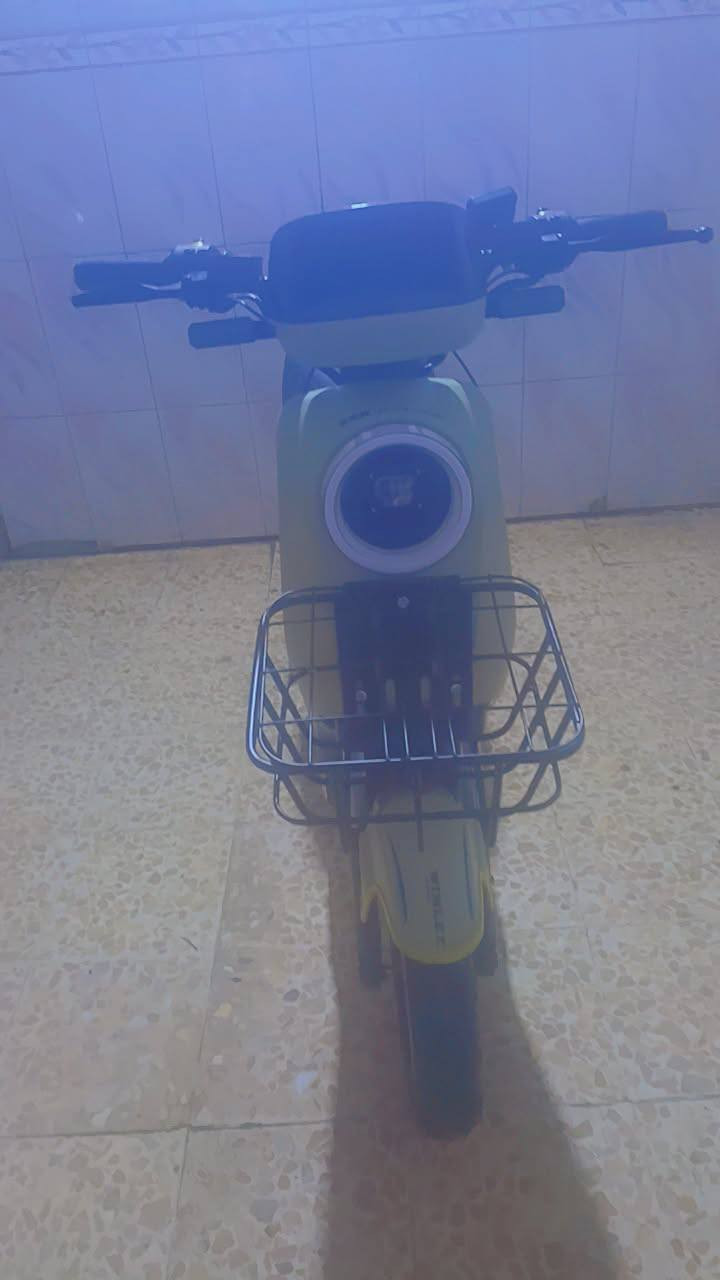 السلام عليكم شباب دراجة شحن 2026 نضيفه البيع 500 وبيها مجال او مراوس بدراجه بانزين رقم الهاتف *********** المكان جسر ديالى القديم
