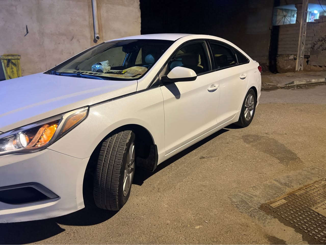 السلام عليكم 
سوناتا 2016 وارد امريكي 
حادثه الداير مال الحوض الخلفي ومسحوب ومبدل دعاميه خلفيه فقط 
بيه صبغ ربع القماره من جهة السايق والتدكمة 
بيه مكانات تكحيل اثر تكشير صبغ السياره 
مكينه 2400 GDI مكفوله
كير مكفول تبريد شغال حداديه جديده
السياره باسمي تحويل ثاني يوم 
السعر 120 
للاستفسار *********** البصرة, العراق
