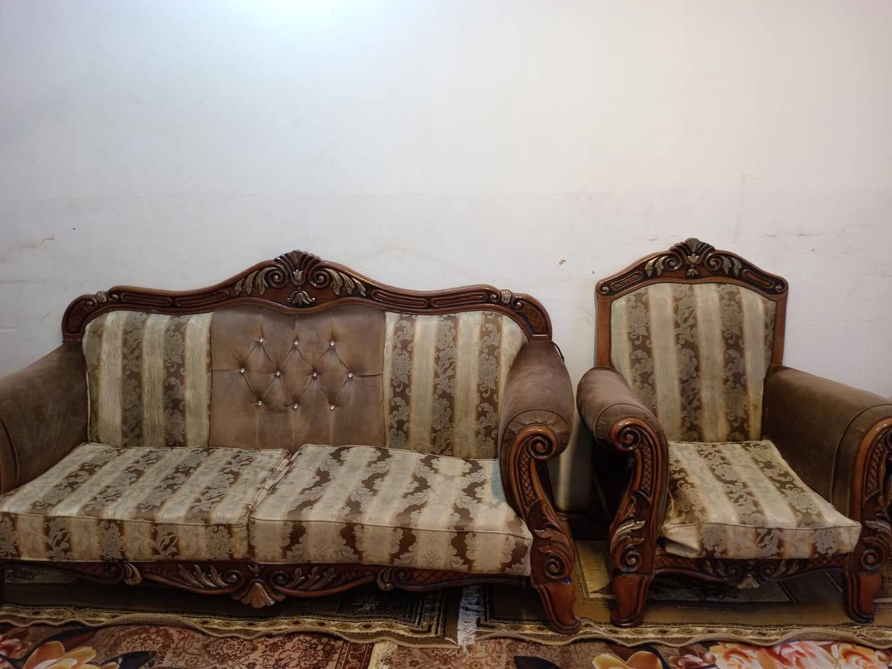 السلام عليكم
للبيع 12نفر نظيف ب250
***********
