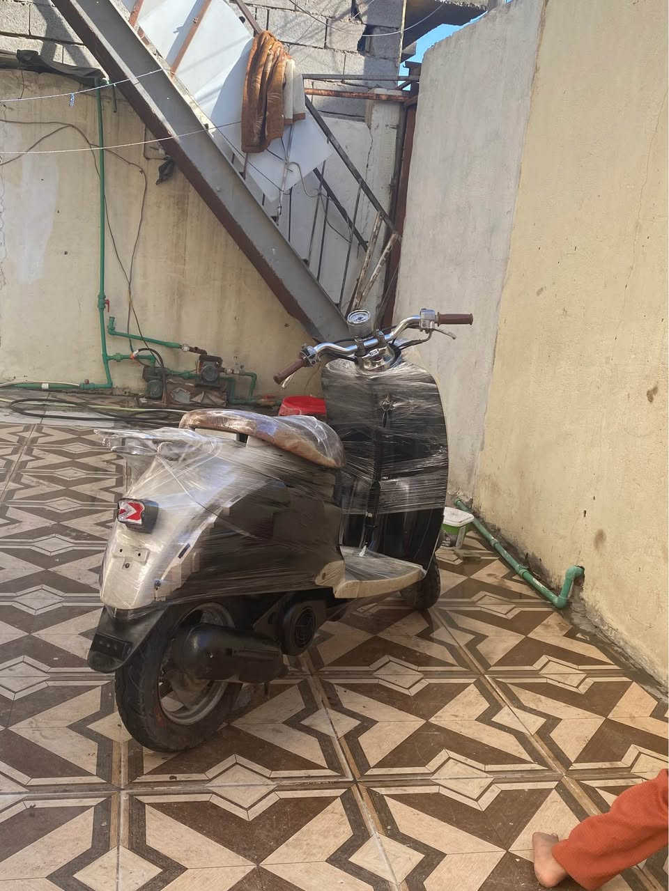 دراجة عبد الحليم حلوة مشيها حلو وشلعتها زينه مكينه مامجفتها وتجي وتفحص صوتها ناعم   لايت وشاير امامي شغالات قفال ستيرن وقفال سرج نضافة شوفت عينكم نقصها فقط باتري وتريشة اليمنة سعر290  بصره قبله رقمي *********** البصرة, العراق
