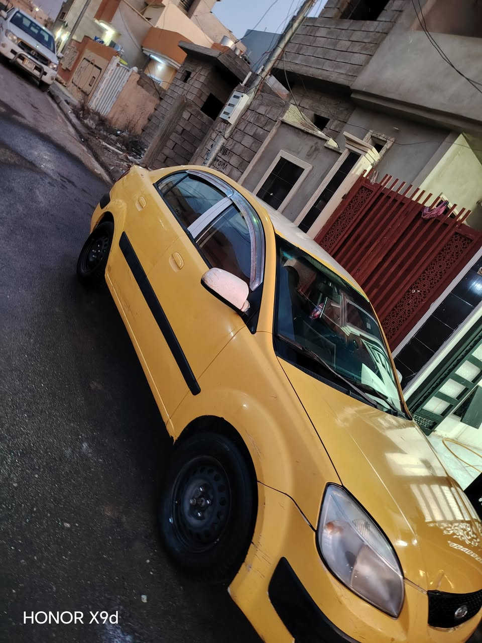 السلام عليكم. 
كيه ريو موديل 9 خليجي
فول بس كير عادي
كابون بانزين تبادل بيها
 سياره. ابسمي. اني شرعي 
رقم دولي. طخم وره كدام جديد
دبلات جدد باتري سياره جاهزة
يعوزها فقط صبغ عينه وكلج جدد
سعر. #75
خابر علرقم مكان السياره حي سومر
*********** رقم بي وتساب.
شرط بدون ضرار.
