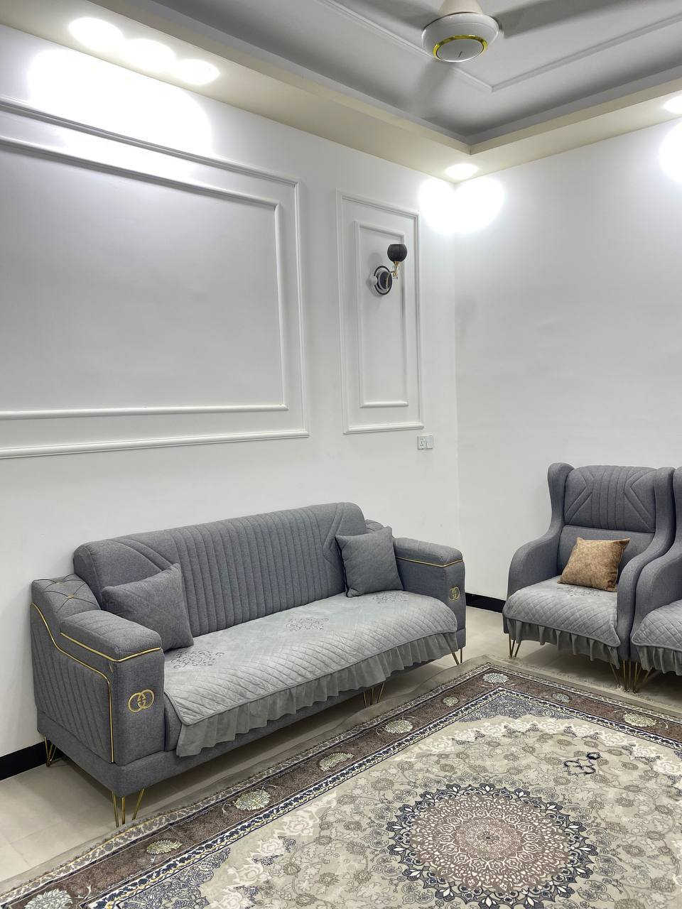 🏠 بيت للبيع – حي الزيتون بصف (ركن) خارطه كلش حلوه بناء درجه اوله شارع ٢٠ تبليط
📐 المساحة: 150 متر

🏗️ البناء: طابق واحد – بناء حديث 

الطابق الثاني فقط صاله

✨ المواصفات:

• 2 غرف نوم  وحده سويت 

• استقبال سويت 

• حمامات عدد3

• مطبخ حار او بارد

• صاله كلش حلوه 

• بيت نضيف جداً ومتعوب عليه

• موقع بصف الركن مميز – حي الزيتون شارع 20  مجاور مكتب عماد.  قرب اسواق الجوادين 

💰  مطلوب50 للاسكان التسديد الشهري 272  مع تبديل الكفيل 

📞 للاستفسار: ***********
