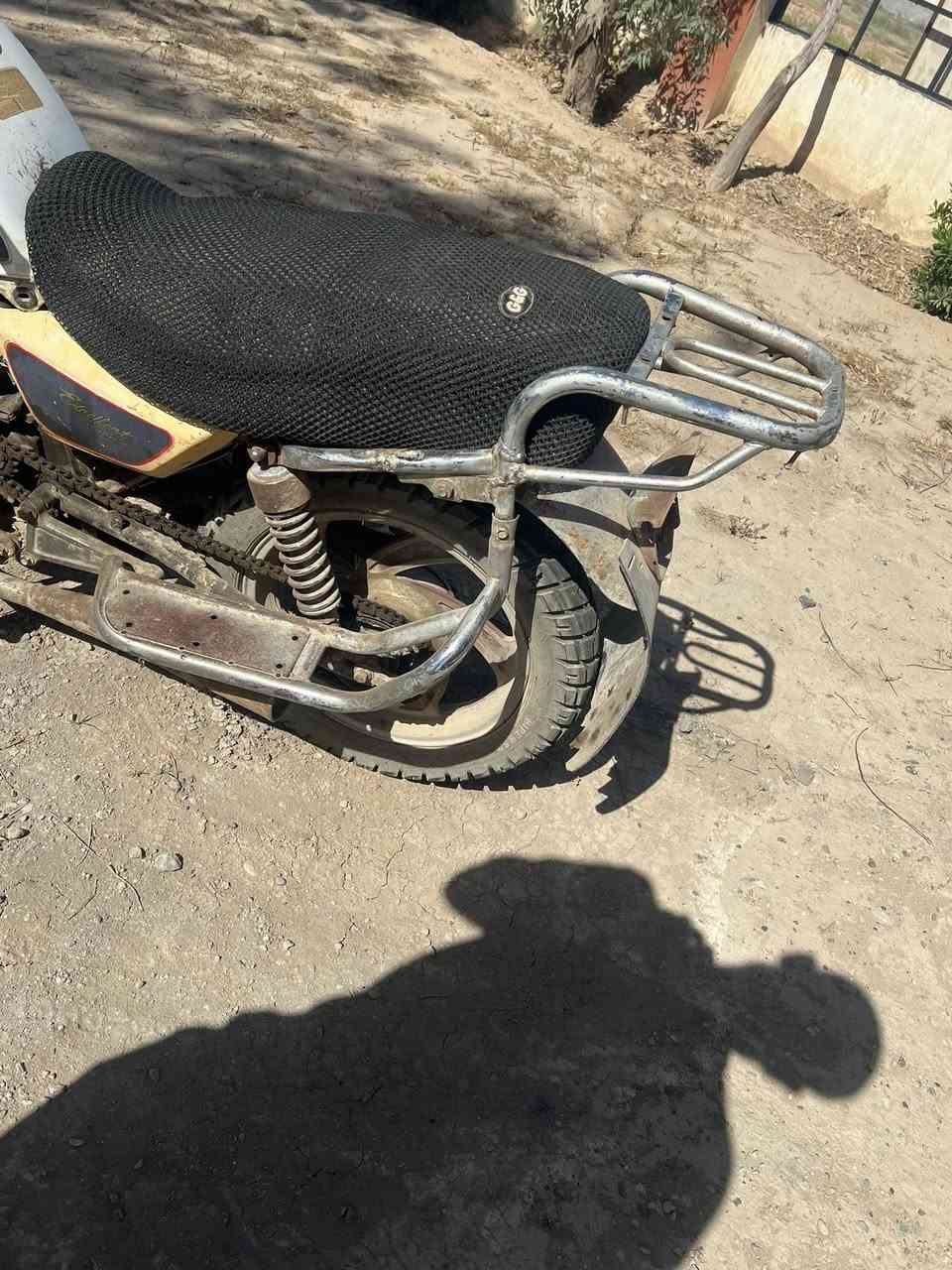 سلام عليكم جيني للبيع شغالة بيها نقوسات بسيطة السعر خاص مكان دياله كنعان***********
