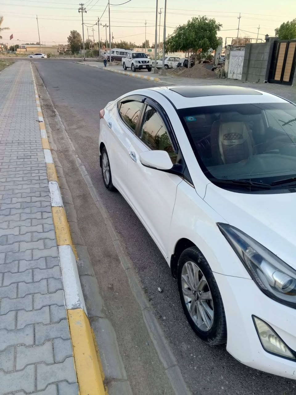 السلام عليكم النترا للبيع موديل 15خليجي محرك 1800 السياره مكفولة كفالة عامه عده بارد بلجاملغ اليمن وشويه بلبنيد  السيارة جديده بمعنه الكلمه المكان واسط السعر 130وبيهه مجال رقم الهاتف ***********/***********
