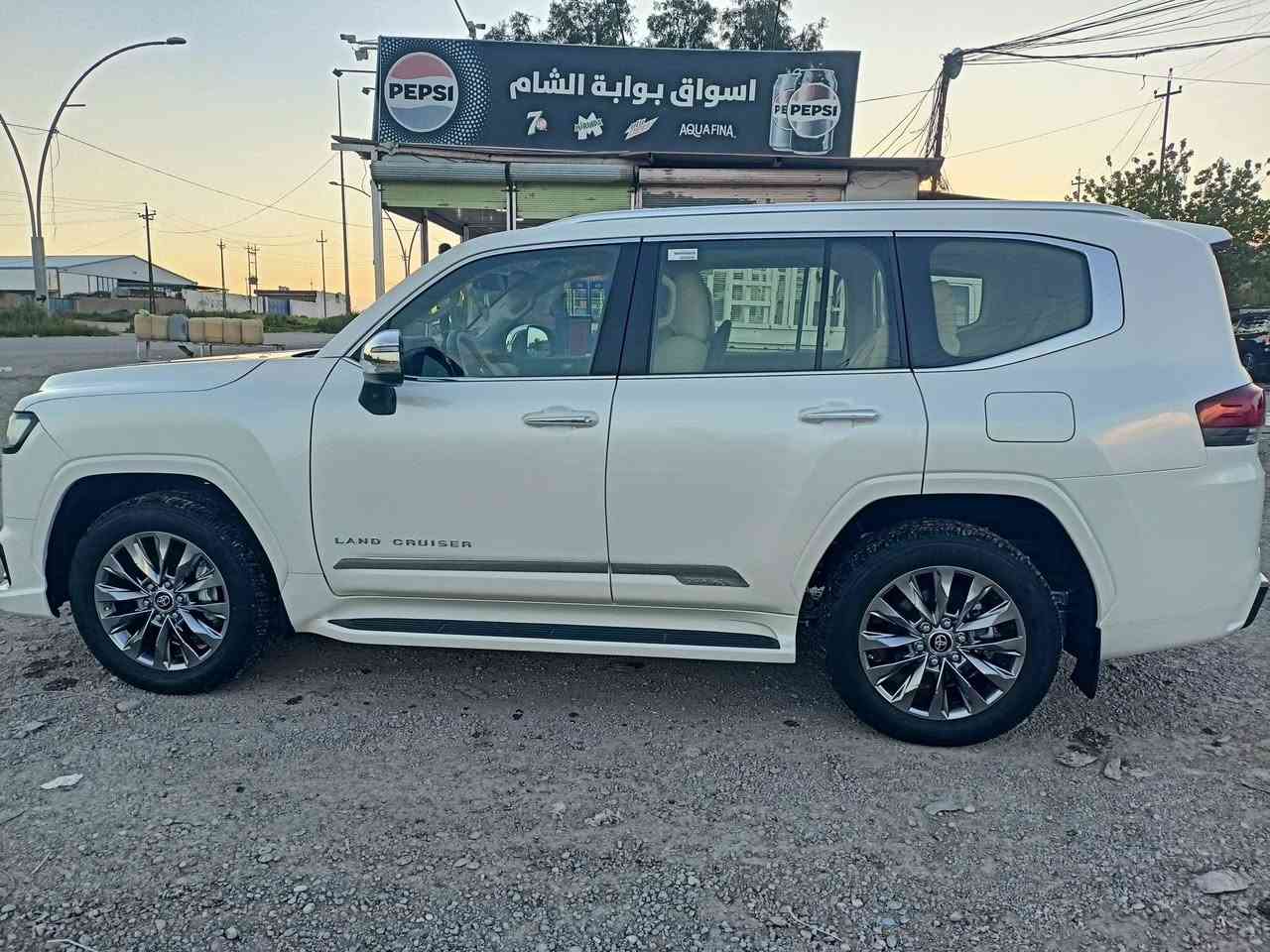 لاند كروز VXلمتت شركه SAS 2023
مكفوله كفاله عامه 
0750 319 2651
