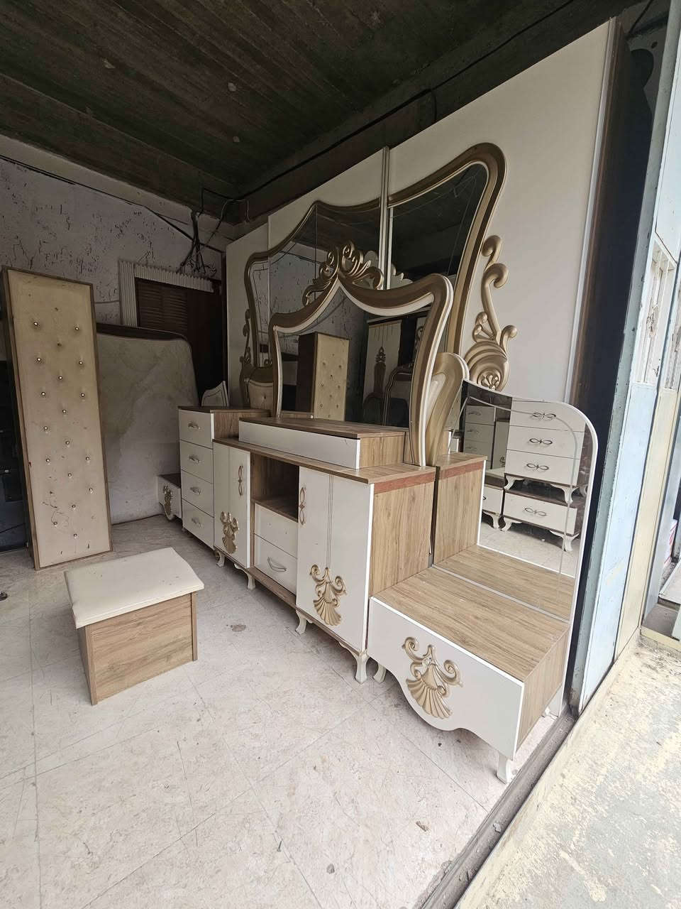 معرض عياض ويوسف سعر700》***********》***********》 كركوك, العراق
