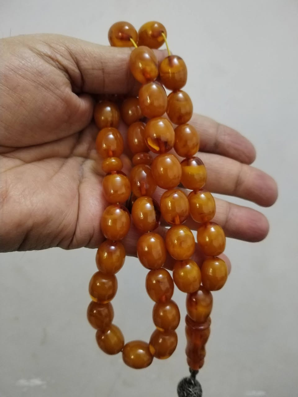 سبحة فاتوران خد وخد 33 حبة كركوشة فضة نظافة مائة بالمائة السعر 150 الف للاستفسار الاتصال على الرقم ***********
