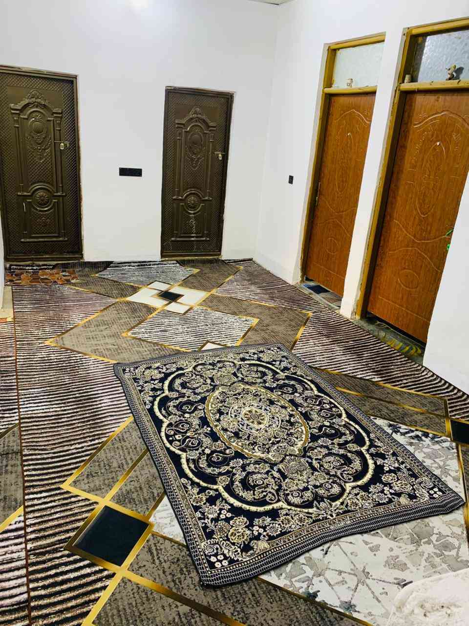 سلام عليكم بيت للبيع 100متر مربعه غرفتين وصاله ومطبخ وستقبال وتخاريج المكان شارع كربلاء 136طريق ياعلي البيت طابو زراعي قرار محكمه مشمول بل تطويب للستفسار لاتصال على الرقم ***********
