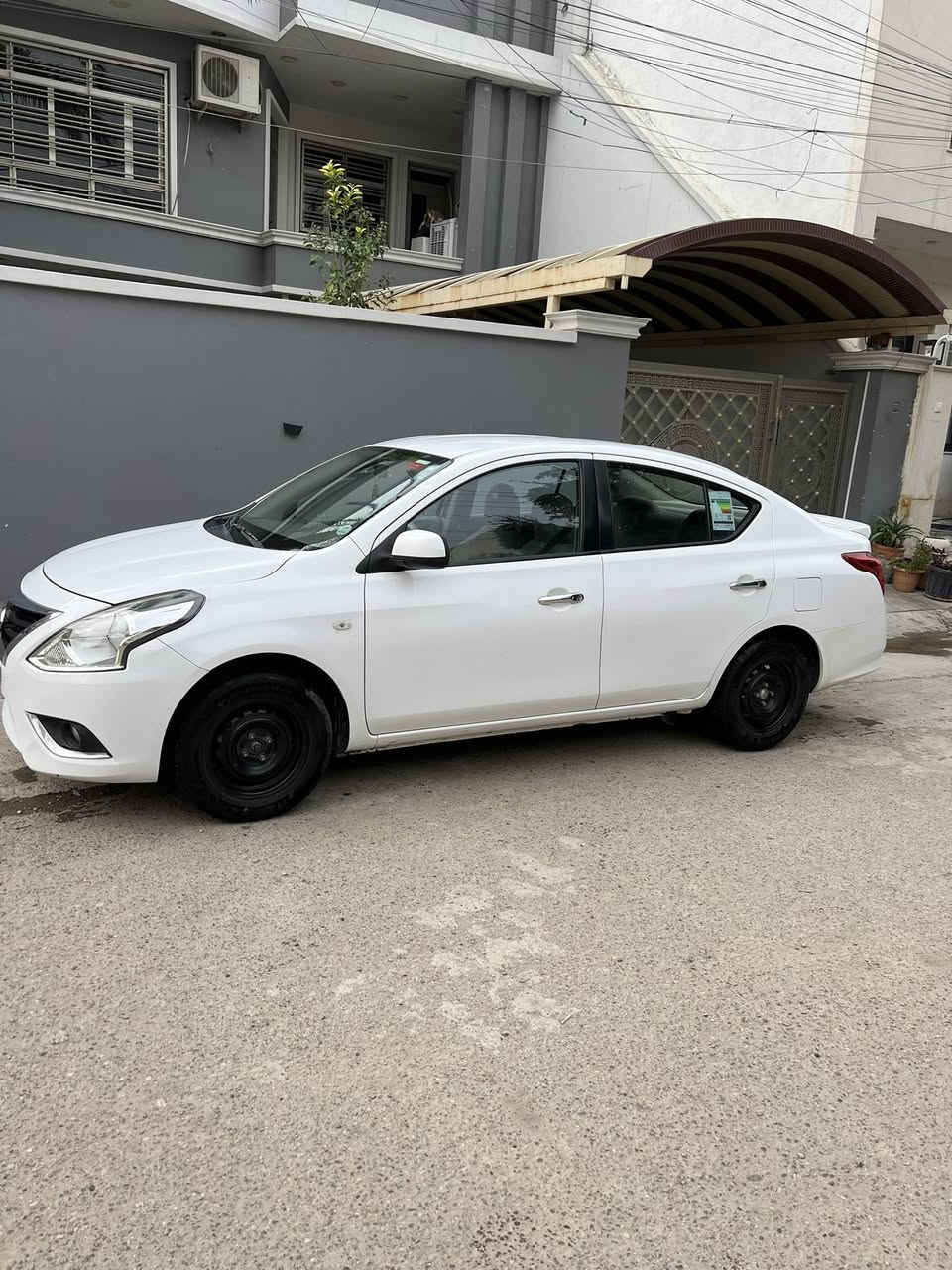 سلام عليكم
نيسان سني ام البليتة الزركة هندي للبيع 
موديل ٢٠٢٠ 
رقم اربيل 
ماشية ١٠٨ 
السيارة مكفولة نظيفة لوك عدا القليل من الجاملغ  الخلفي حار
السعر ١١٠ وبيها مجال حك الجية 
العنوان بغداد السيدية حي الاعلام 
***********
شرط التحويل
