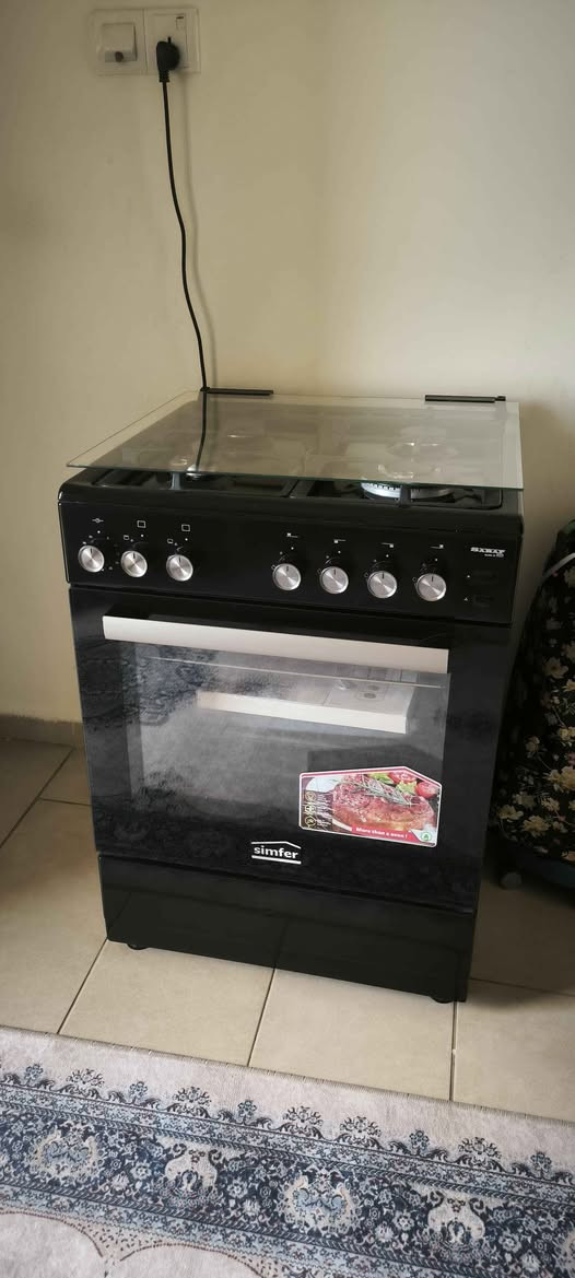 Turkish brand simfer oven in very good condition for sale (60 cm)
طباخ تركي براند سيمفر تركي بحالة ممتازة للبيع قياس ٦٠ سم.
For contact 
*********** أربيل, العراق
