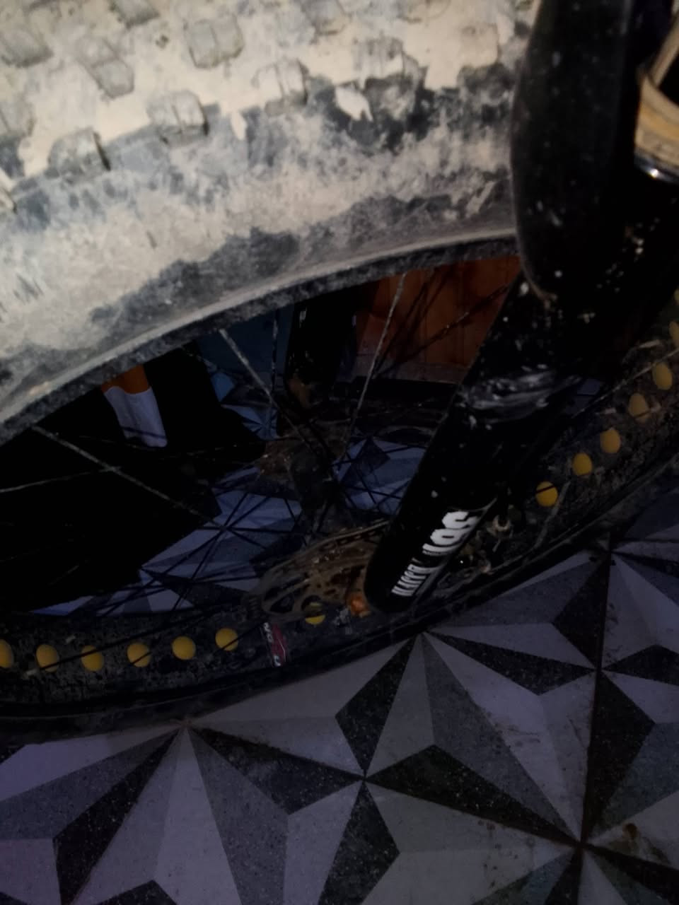 بايسكل دبابة للبيع لتشوفون بي طين بايسكل كلش نضيف بي عطل ضعيف وميكلف صجم للستيرن. الامام فقط العنوان بغداد _ابي غريب السعر 200وبي مجال


**إذا كنت صاحب هذا الإعلان وتريد حذفه لأي سبب، رجاءا أرسل رسالة إلى الدعم الفني**