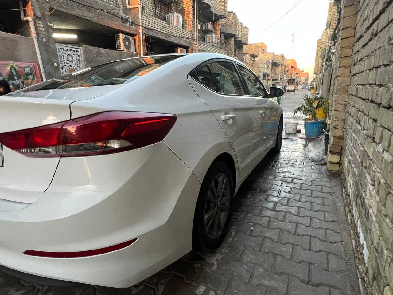 م
النترا 2017 مكينة 2000 خليجي ماشية 133 
نظام ايكو وسبورت 
فول مواصفات فتحة 
تخم تاير 
السونار موجود بالمنشور نظيفة ما بيها اي نقص مكاني بغداد الشعلة السيارة ع ايدي ما بيها اي نقص 
لا تبخير ولا تنقيص فيها 
صوت راجز فقط 
هاتف ***********
السعر 138 ورقة
