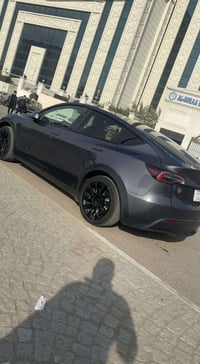 تسلا • ٢٠٢٣ • ٢٧٠٠٠ كم