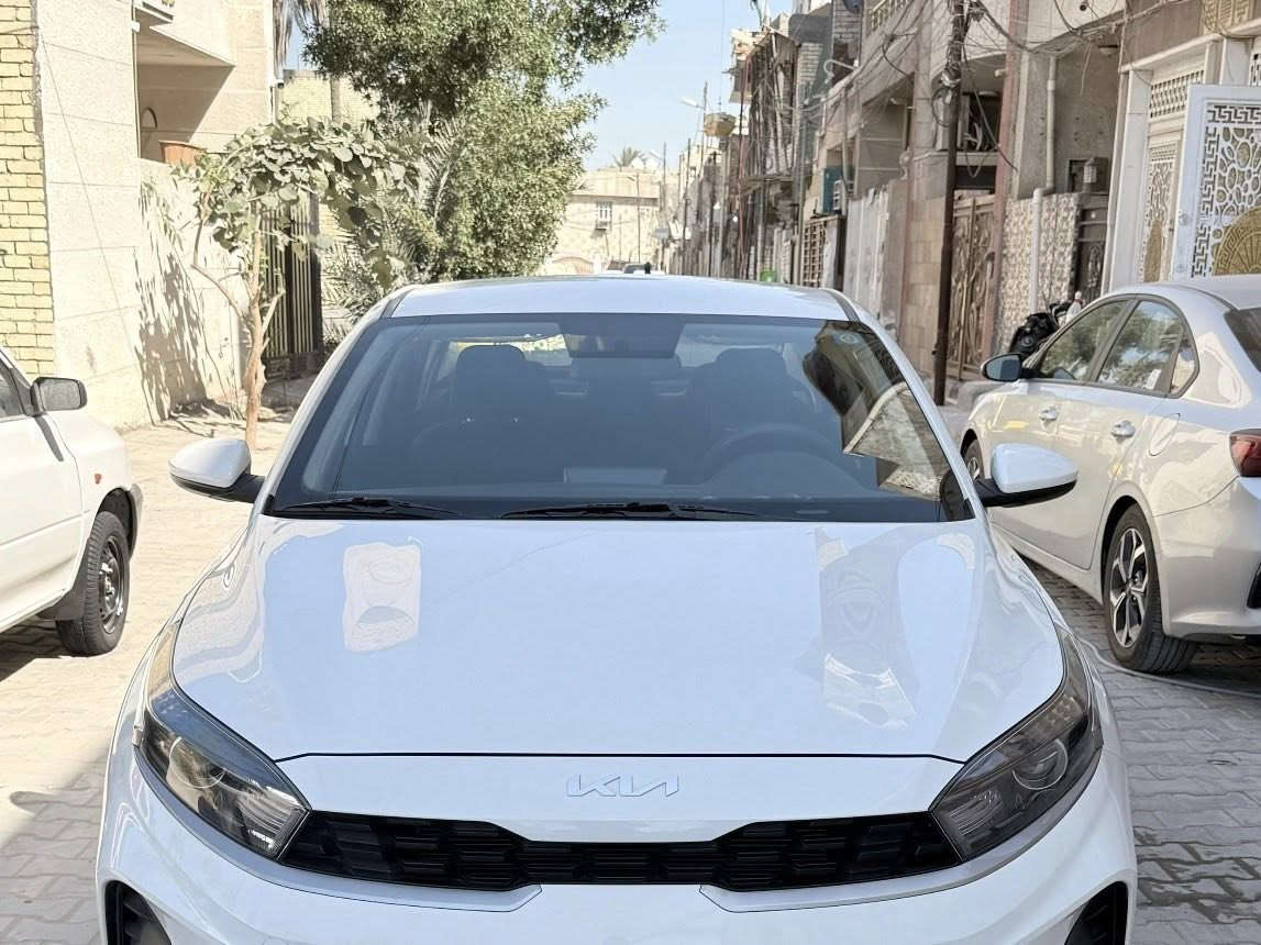 سلام عليكم سيراتو موديل ٢٠٢٣محرك ٢٠٠٠رقم بغداد ماشيه ١٢  الف *********** كفاله عامه
