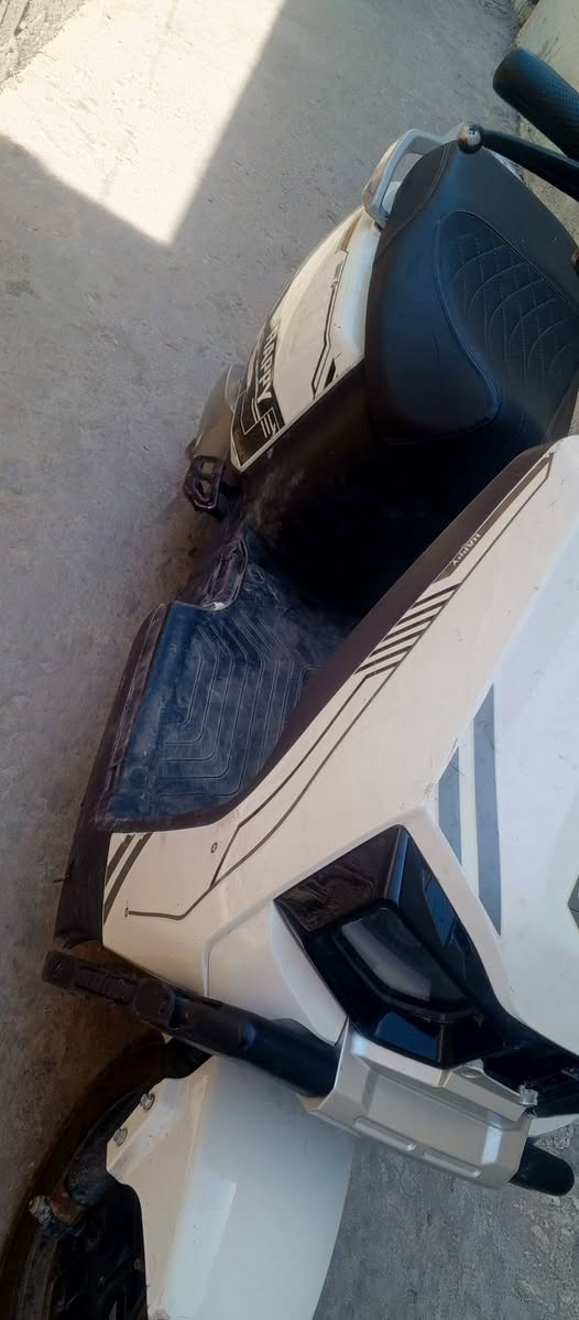 السلام عليكم دراجه للبيع بيه عطلا بل سكليتر السعر 550/رقم ***********

