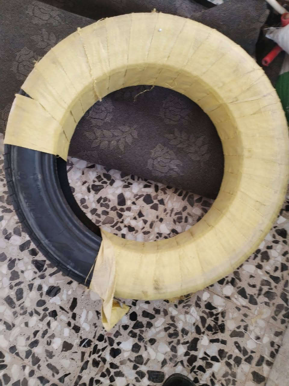 السلام عليكم تك تاير هذا الحجم جديد للبيع  ***********
