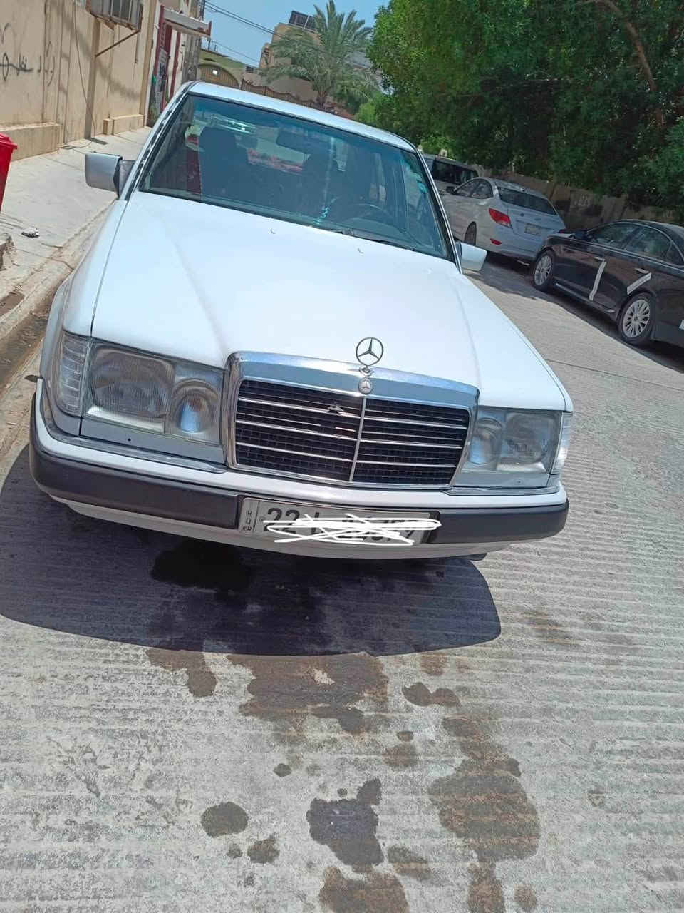 مارسيدس دب موديل 1988لون ابيض مكفوله من الضربه والخياس صبغ قطعتين فقط بدون دواخل سلايد فتحه لسياره بلاديه لسياره من دعاميه لدعاميه رقم اربيل دولي تريد وكاله وتريد تحويل مكينه بطه ياباني جديده تبريد شغال ثلج حداديه كهربائيات كامله بدون اي نواقص شغل وطلع وراسك بارد السعر 65وبيهه مجال شي قليل ومراوس حسب لقناعه الرقم***********
