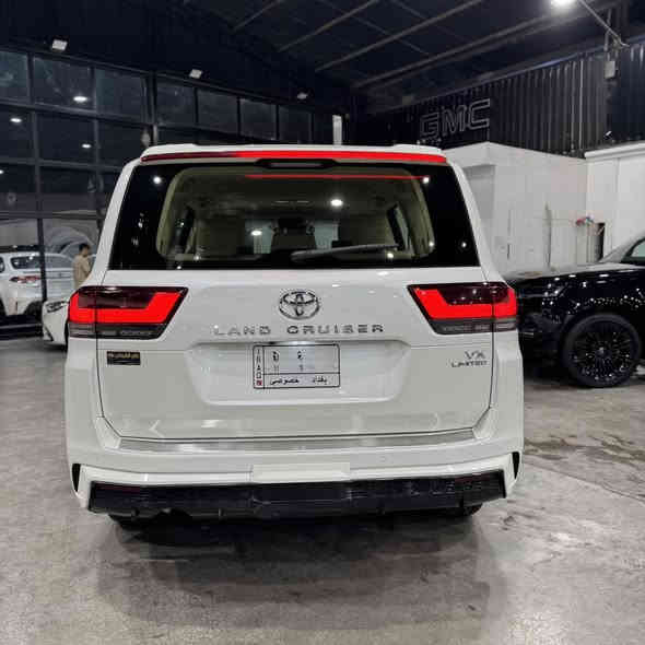 🚙 تويوتا لاندكروزر VX Limited – موديل 2024
🔹 محرك 4000cc V6 القوي
🔸 ماشية فقط 18,000 كم
💎 فئة VX Limited = رفاهية + قوة + هيبة
📍 متوفرة الآن لدى شركة علي الشيباني لتجارة السيارات
📍 بغداد – الكاظمية – جكوك قرب مرور الكاظمية
📞 ***********-***********
✅ سيارة وكالة… والمميز عندنا دائماً حصري!

