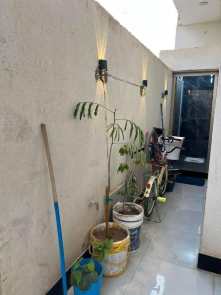 للبيع بيت زراعي
تفاصيل البيت ناصريه قرب جامعة ذي قار  الصخين على الحولي (زراعي)
بناء طابوك +صب كونكريت سقف + رباط ارضي  
غرفه 1 نضام سويت +غرفه 2 نضام منور + صاله + حمامات داخليه + خارجيه+منور + مطبخ + استقبال 
المساحه 150 متر + الجداري كله لوح + الارضي بورسلين بيبان وشبابك تفصال تأسيس ماي مجاري سمارت بيت كلش مرتب ومتعوب علي كافة الخدمات متوفره 
بوري الماي بلباب المدارس مسافة دقيقتين ثاني بيت ع الحولي شارعه مفروش سبيس (البيت بي وصل تطويب من البلديه )
البيت كامل مكمل وبسعر مناسب جدا.
***********
