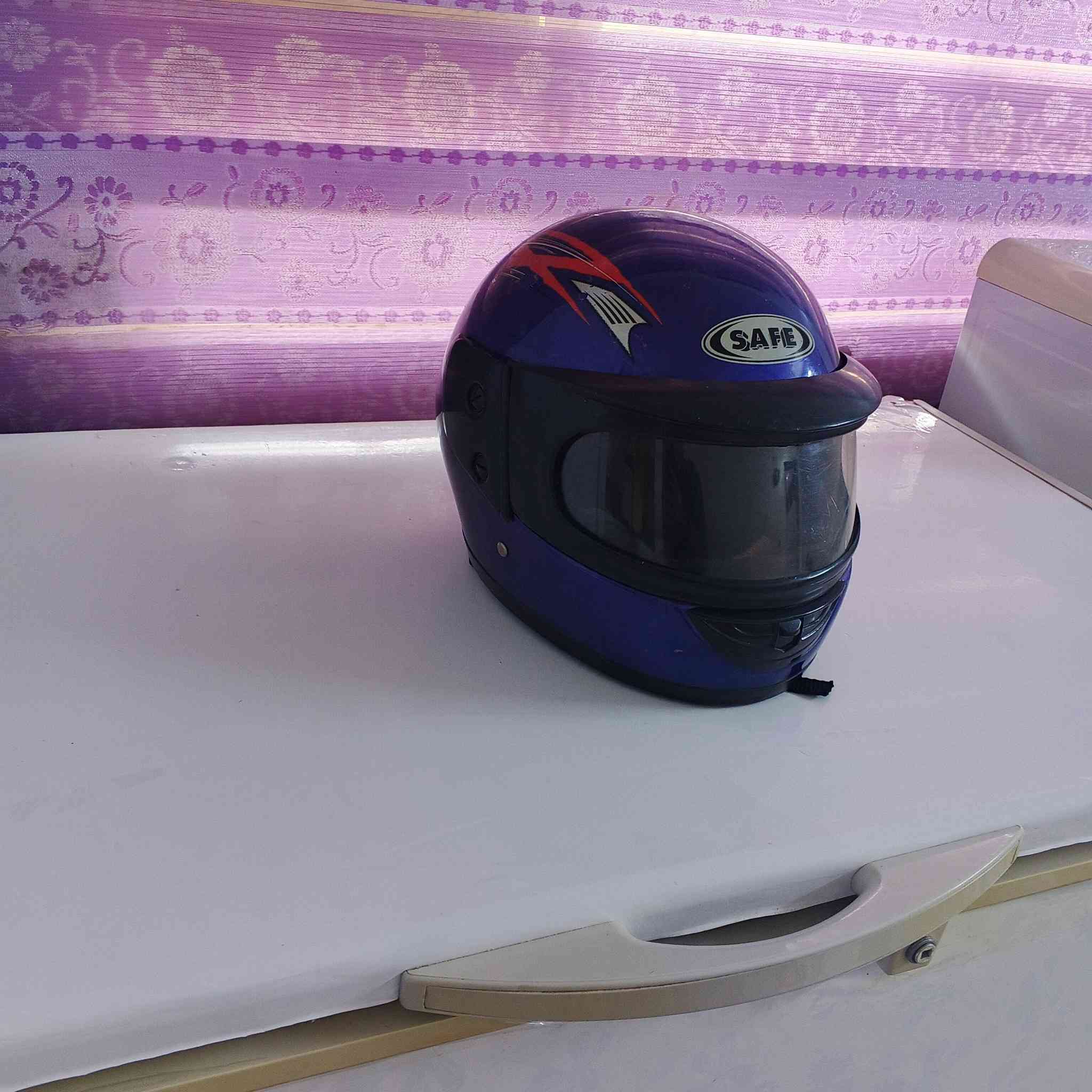 سلام عليكم هذني للبيع سعر خاص هاذه رقم ***********
