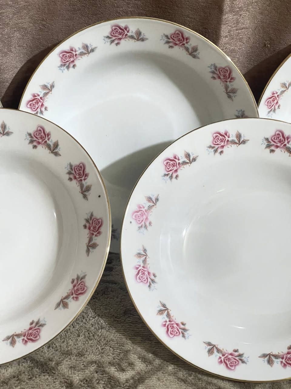 (٥) صحون عميق مورد صيني مختوم ابو الكوخ اسواق مركزيه غير مستخدم قياس القطر ٢٢ سم السعر خاص لطفاً يوجد توصيل لكل محافظاتنا الحبيبه


**إذا كنت صاحب هذا الإعلان وتريد حذفه لأي سبب، رجاءا أرسل رسالة إلى الدعم الفني**