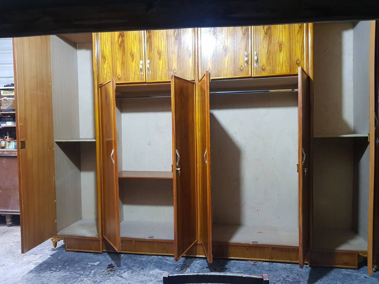 للبيع كنتور مستخدم ست ابواب ملحق يوجد توصيل بكروه فقط بغداد


**إذا كنت صاحب هذا الإعلان وتريد حذفه لأي سبب، رجاءا أرسل رسالة إلى الدعم الفني**