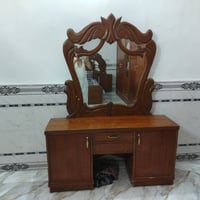 غرفة مستعملة • دولاب ٥ أبواب • ميز مراية زاوية