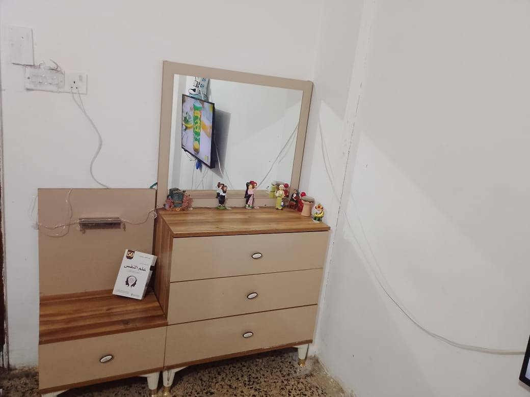 غراض مستعمله نضيفه جدا للبيع *********** مكان نجف راسلني
