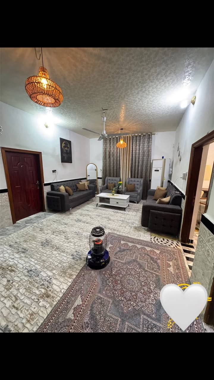 دار للبيع بنادر الاولى قرب فرن صمون بركات ام البنين المساحة ٢٤٠
متكون 
صاله 
هول 
مطبخ 
غرفتين نوم 

والتفاصيل الباقيه مع

الاستفسار عن السعر خاص


**إذا كنت صاحب هذا الإعلان وتريد حذفه لأي سبب، رجاءا أرسل رسالة إلى الدعم الفني**