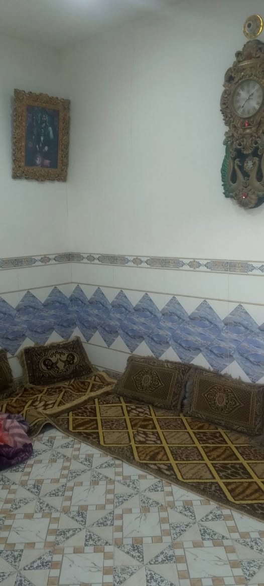 يا الله دار البيع شارع الصب مقابيل العسكري خلف مدارس در النجف الاهليه 100 متر زراعي  مشمول بالتطويب تبليط و كهرباء وماي كلشي متوفر سعره 35 وبيه مجال الاتصال بالرقم *********** خاص موجود
