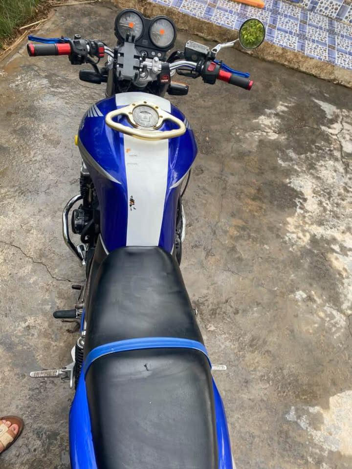 السلام عليكم
يبي 400 جيل ثاني هايبر 
دراجه خير من الله شوفت عينك شخط مابيه 
شلعه معدل مناقصه شي كفاله عامه 
اوراق كمركيه كامله 
المؤشرات لايخابر خوان 
سعر فقط تصال 

***********
