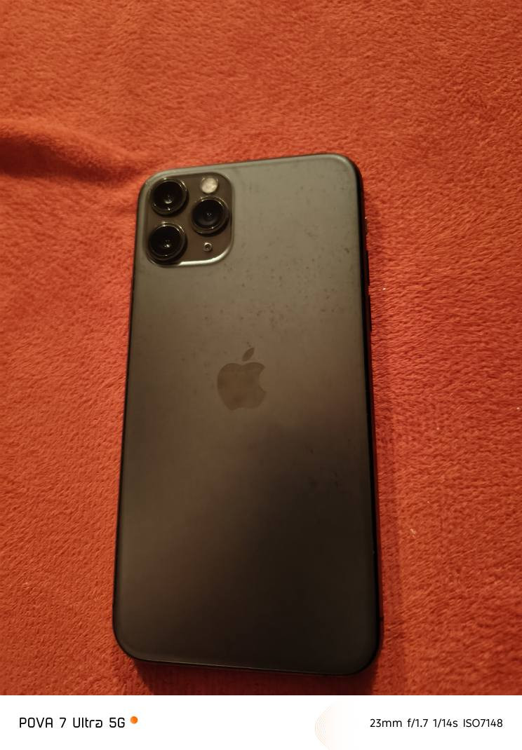 ايفون 11 برو للبيع او للمراوس
ذاكرة 64 
بطاريه 100 مبدل احسن نوعيه بلسوك 
والشاشه مبدل تفصيخ ٣ خيارات شرط الفحص 
والفيس ايدي فقط يحتاج برمجه لاغير 
السعر : ١٨٥ وبي مجال
***********
