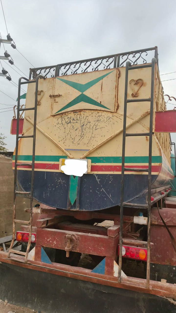 تانكي ابو ردين للبيع مكان كربلاء مغلون  تفصال الموصل السعر 3وبي مجال قليل ***********
