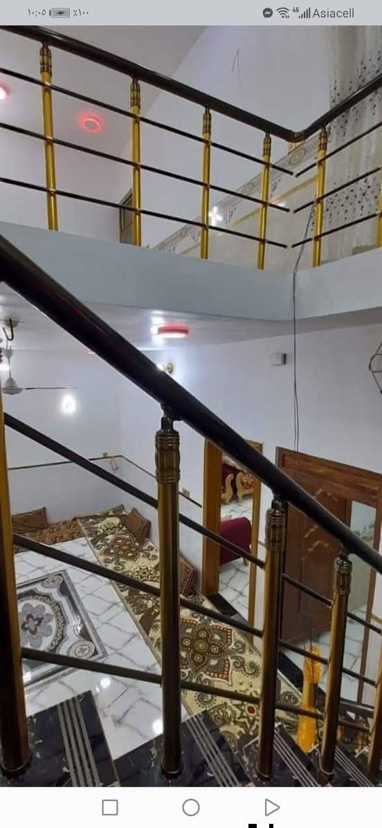 سلام عليكم
بيت للبيع قرب الامام
مقابل َمستشفئ الكفيل
مقابل اسواق برتقاله فرع اسواق زيتونه سند ٢٥ قرار محكمه 
المساحه115 متر
السعر 160 قابل للتفاوض
يحتوي البيت علئ طابقين
الطابق الأول مجاميع صحيه العدد 2
طارمه واستقبال وصاله ومطبخ وغرفه نوم ومنور
الطابق الثاني
غرفه نوم نظام سويت
وصاله وسطح

للاستفسار
***********
***********
 السعر 160 قابل للتفاوض
