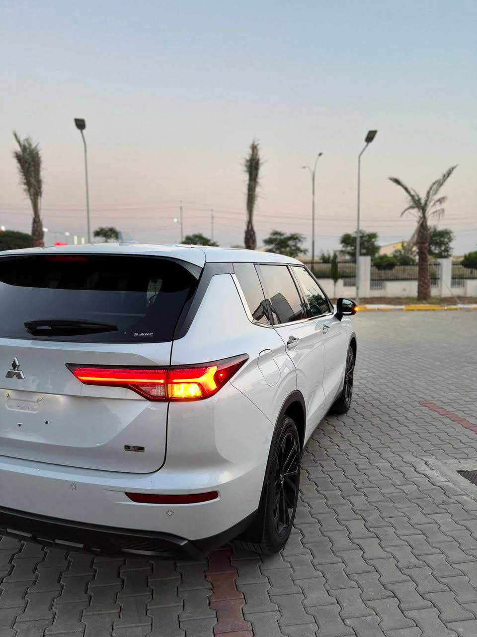𝑴𝑰𝑻𝑺𝑼𝑩𝑰𝑺𝑰  𝑶𝑼𝑻𝑳𝑨𝑵𝑫𝑬𝑹 𝑺𝑬
𝑨𝑾𝑪  ‏4x4 2024
موديل  2024
محرك 𝒄 𝒄 2,500 
فول مواصفات
بانوراما
دبل اكسل
بصمة
٧ راكب
كيج اليكتروني
كشن جلد
كشن تدفئة
ابواب بصمة
ابواب بردة
نظام كاميرا ‏‎  °360 
لايتات ليد زينون
حساس امامي و خلفي
رادار امامي و خلفي و جانبي
بريك بصمة
صندوق شفت 
مراية شفت كهربائي 
سيارة بونيد صبغ
بدون دواخل
بدون شاسی
مسافة 12000 مایل 𝑴𝒊𝒍𝒆𝒔
سيارة موجود عقرة

رقم شاصي

ja4j4va8xrz077777

☎️ 
کوردی ***********
لغة عربی ***********

#𝑴𝑰𝑻𝑺𝑼𝑩𝑰𝑺𝑰 #𝑶𝑼𝑻𝑳𝑨𝑵𝑫𝑬𝑹
