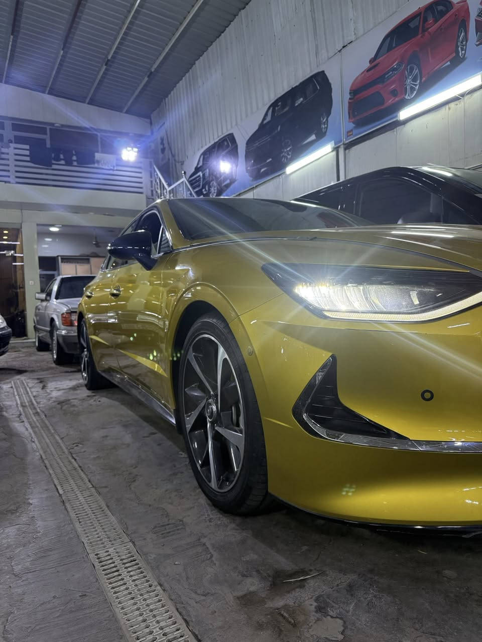 السلام عليكم 🫡 
وين الي يدور مميز 😕
سوناته مديل 2021فول للاخير اعلى مواصفات قماره جام اسود 
سياره بل جيس شخط مابيها 
الحادث😣
بنيد صبغ فقط👌
سياره تتعب تكول جديده
محرك1600تيربو  
بدون ايرباك👌
رايدها ب187💵 مجال 
مكاني بغداد شارع فلسطين
للاتصال ***********
