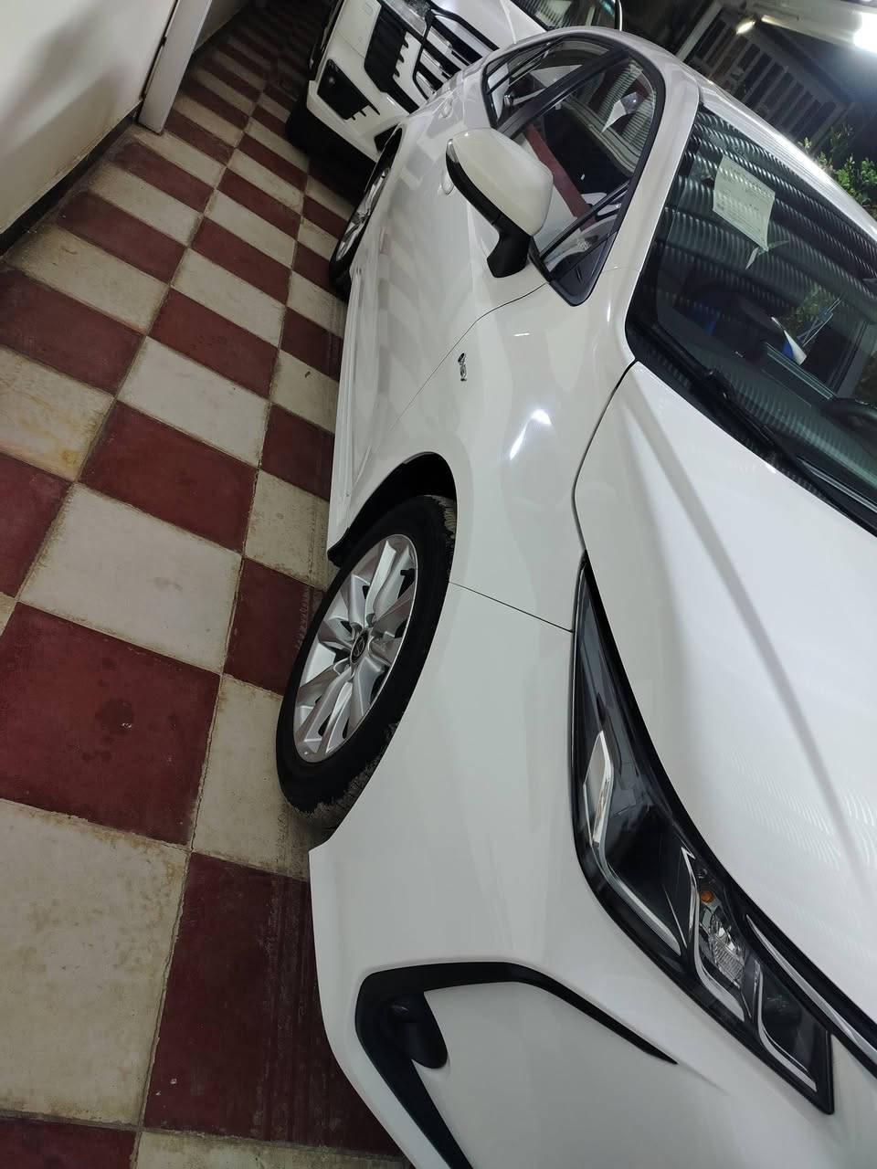 السلام عليكم
كورلا هايبرد موديل 2025  شكل الخليجي
علامه السوده بيه ملاحظه بسيط باب السايق صار بيه صبغ فوك الدوسه تفاصيله موجوده بل صور ماخذه زيرو 
بسمي 
ماشيه 6000
مواصفاتها
بصمه
فتحه
تبريد قطعتين
كشنات جلد
شاشه
حساسات خلفيه
سايد بريك بصمه 
اوتو هولد
رقم بابل 
السعر 155 وبيها مجال بسيط
مكاني بابل مركز 
للاستفسار الاتصال 
***********
