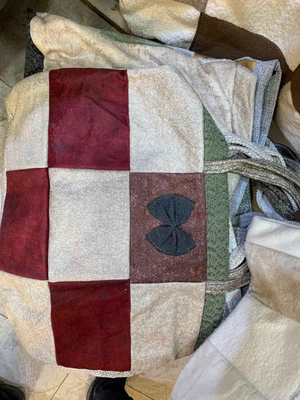 #القياس الكبير القماش الشامو الاصلي جنطة الواحدة سعره2000واذا 3جنط ب5000دينار كميات كبيرة 
وهلا بيكم


**إذا كنت صاحب هذا الإعلان وتريد حذفه لأي سبب، رجاءا أرسل رسالة إلى الدعم الفني**