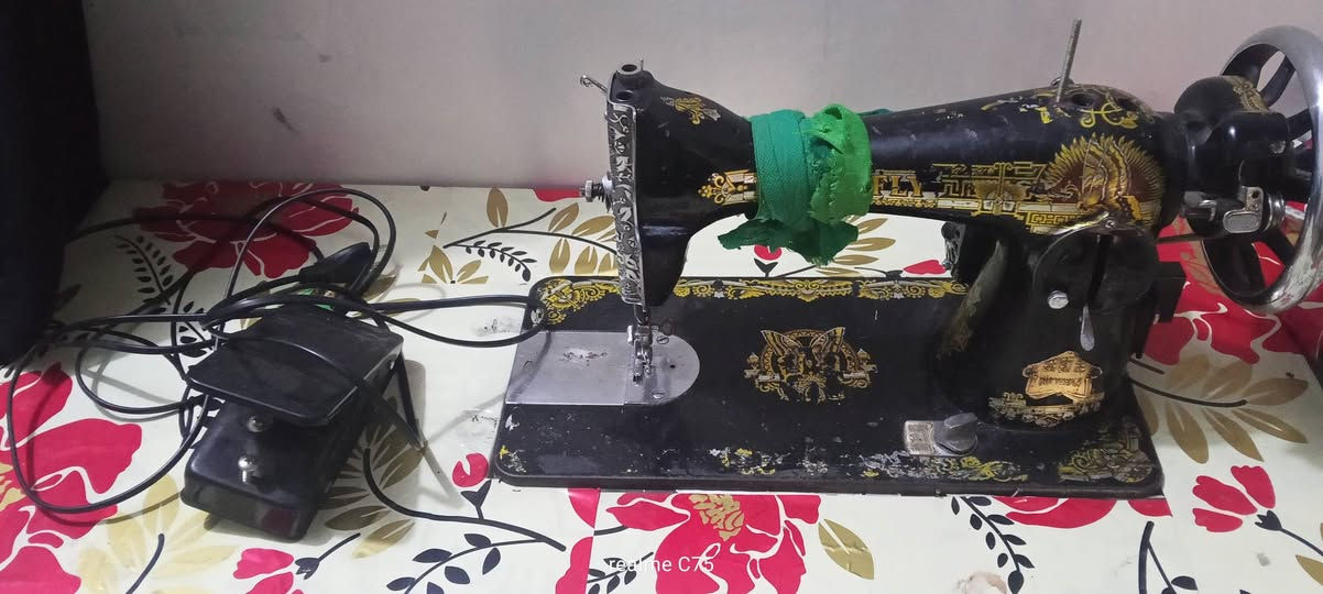 السلام عليكم 

مكينه خياطه البيع كامله معه الميز ونضيفه

المكان بغداد النهروان
السعر 50 
التواصل مراسلت الصفحه او التصال/***********
