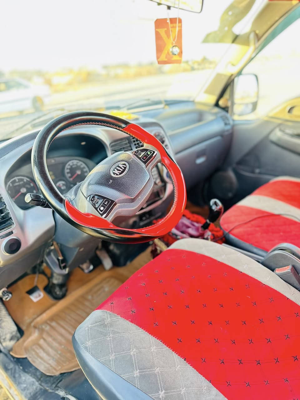 كيا 2015كفاله عامه ماعدى بارد بلنيد اقل شبر رقم ميسان دولي جديد بسمي مكان سياره كوت *********** 
السعر 98 وبيها مجال قليل
