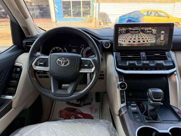 * لاندكروزر  vx لمتد بريم 2023 رادار 
* ⁠سعد العبيدي (***********)
* ⁠السعر (76.500 $) دولار 
* ⁠الفئة:  LIMTED  /  VX تنفس طبيعي
* ⁠داخل جلد بيجي اصلي
* محرك 6 سلند (4000 cc) 
* ⁠العداد (14050 كم) رقم بغداد 
* ⁠رادار امامي - رادار خلفي 
* ⁠تحديد مسار قيادة ذاتية 
* ⁠شاحن وايرليس داخل صاج 
* ⁠انترة داخلية هاندبريك بصمة لايت اوتو 
* ⁠بصمة تشغيل بصمات ابواب عدد (5).
* ⁠سماعات تويتر (JpL) شاشة دجتل
* ⁠شاشة كبيرة اصلية 
* ⁠شاشات خلفية اصلية عدد (2) 
* ⁠4 كامرات (360 درجة) اصلية 
* ⁠فتحة سقف (سلايت) لايت عدسات
* ⁠*كرسي السايق ميموري (ذاكرة)* 
* ⁠الكراسي الامامية كهرباء 
* ⁠الكراسي الامامية تبريد تدفئة 
* ⁠الكراسي الخلفية تبريد وتدفئة 
* ⁠كراسي (7) راكب الأخيرة كهرباء 
* ⁠مقاعد (7) راكب  فور ويل (4*4)
* ⁠ثلاجة وسطية جنطة كهرباء  
* ⁠داخل صاج تشغيل عن بعد
* ⁠علامة لاندكروز الضوئية بالابواب
* حساس امامي خلفي تشغل عن بعد 
* ⁠مري طي كهرباء مري جانبية نيكل 
* ⁠قبضات ابواب نيكب مري نيكل 
* ⁠ترايش ابواب النفخ نيكل 
* السعر  (76.500 &) دولار 
* العنوان :- بغداد النهضة الشآرع الثآني  شركة ذرى الخليج سعد العبيدي 
* ⁠للاستفسار هـ(***********) بغداد
