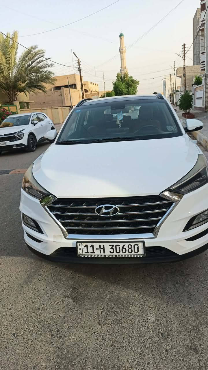 توسان 
موديل ٢٠
محرك ٢٠٠٠
سياره فول مواصفات 
مكفوله مابيها صبغ 
رقم وهزه كله جديد
مابيها مصرف 

السعر ١٩٢ وبيها مجال
***********
