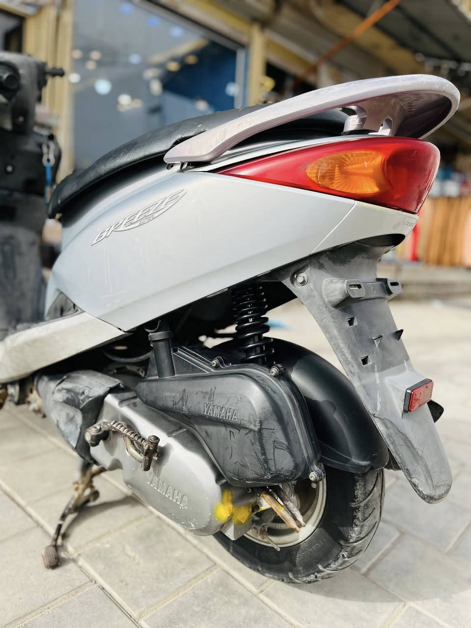 سلام عليكم مكاف بل نشر دراجة بريز 140كابريتر دراجة صارله شهرين نازله رمبه دراجه جديده بمعنه الكلمه من التاير للتاير برغي تجاري مابيه الدراجة كلشي بيه شغال  تايرات جدد مال باله دهن كل 15يوم امزويل مال وكاله السعر 850وبيه مجال بسيط العنوان بغداد حي اور الرقم ***********
