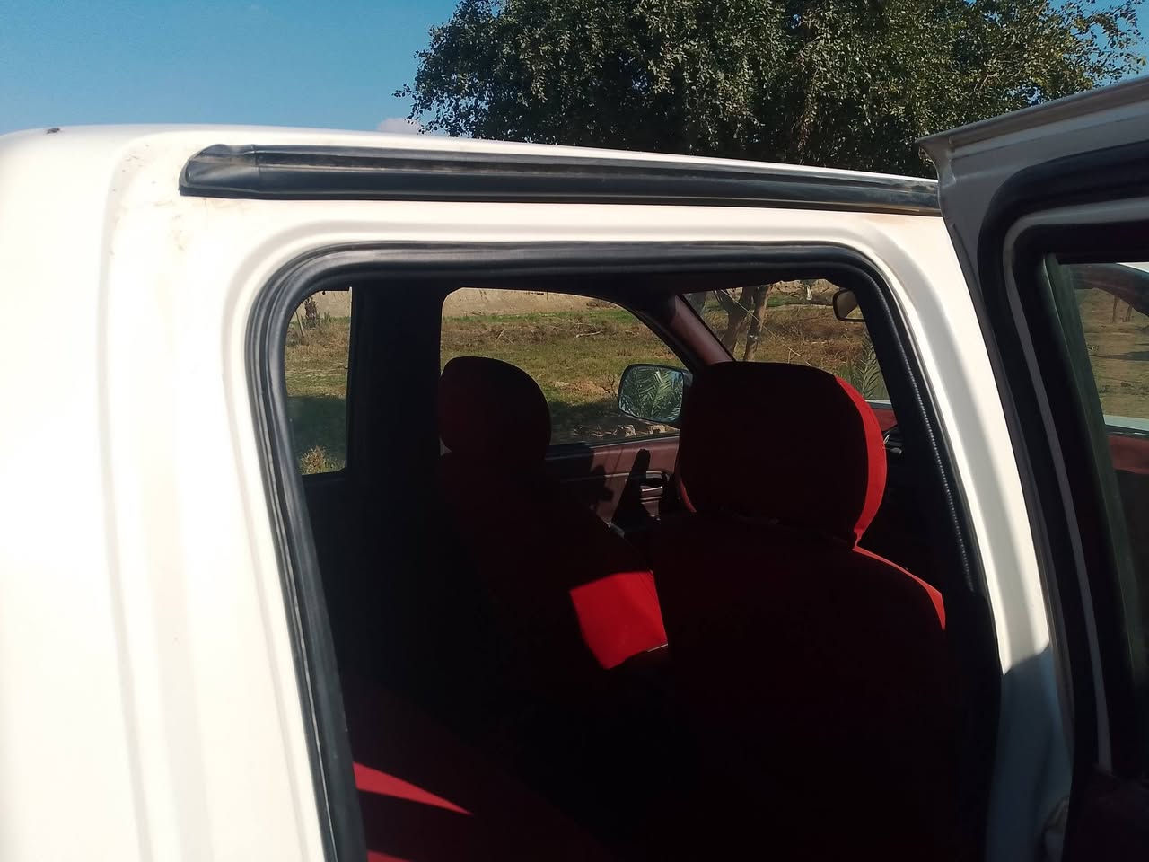 السلام عليكم سياره كريت 2015البيع سياره مكفوله حداديه طخم تأير  مكان ناصريه سعر78لاستفسار على هذا الرقم ***********
