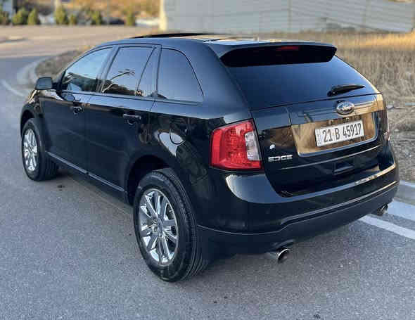 Ford Edge 2013 SEL AWD
فوول مواسەفات ( پانۆراما، کوشن جلد، کوشن هیتەر، ٢ کوشن کارەبا، شاشە گەورە، ٣ شاشە، دەبڵ ئەکسل، ڕادار)
تەنها ٣٦،٠٠٠ هەزار ڕۆیشتووە 
بێ بۆیاخ، بێ سارد هەموو گیانی بە شەرت
نرخ: ١٦٠
0770 294 9797

