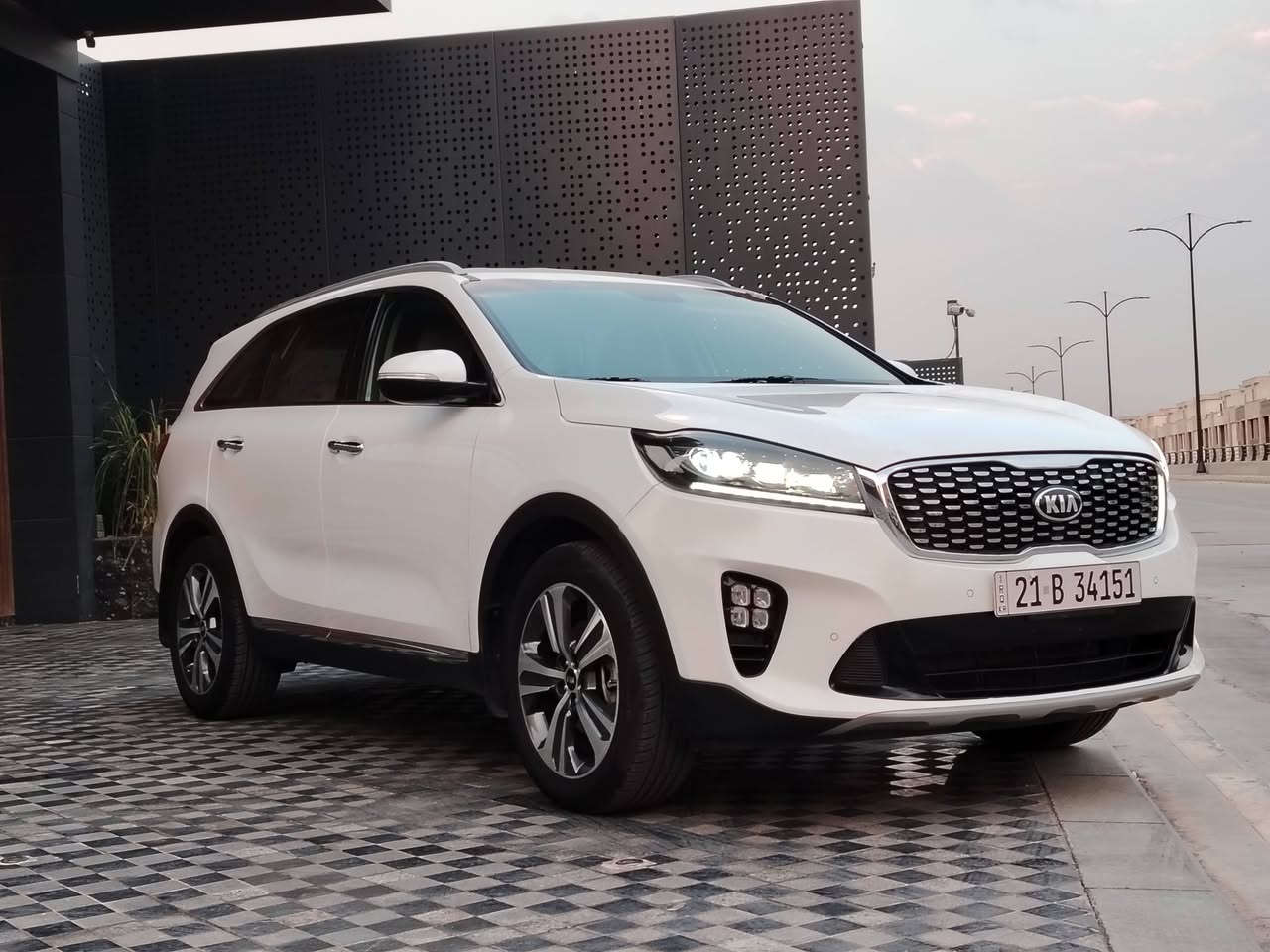 🖐️السلام عليكم لعشاق التميز جبتلكم كيا سورنتو 2020 خليجي استلام وكالة نيم كيا ايد وحدة  ومواصفات عدا البانوراما ومحرك 6 سلندر و7 راكب وتبريد مركزي وداخل ابيض  ومري شفط ومود درايف  وكشنات الامانية كهربائية وليد ترحيب اليدات والدوسات و الخخخخ من المواصفات السيارة مكفولة 100/100 من الصبغ والتبديل  المحرك والكير وكالة والحدادية 100/100 عدا مكانين بالدعامية الامامية صبغ اثر شخوط وسيرفس بالشركة لغاية الان والتايرات قبل شهرين اتبدلت الاصلية مالتها وماشية 113الف كيلو حقيقي 
👈 ملاحظة فديو شوف عين  وبشرط راسل واتساب 
السيارة باسمنا تحويل مباشر 
موقع السيارة : السليمانية 
👈 السعر : 257 $ ومجال للطيبين  
***********
سوق سيارات سليمانية
#العراق_البصرة_الموصل_ديالى_كركوك
#بغداد_تكريت_الانبار_الرمادي_الفلوجة
#النجف_كربلاء_الحلة_بابل_الديوانية
