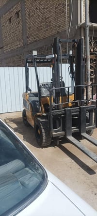 رافعة شوكية • كاتربلر • موديل ٢٠١٤