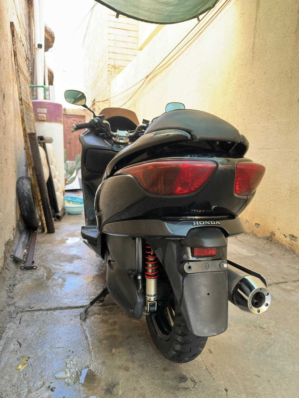 السلام عليكم

فورزا 08 (لون باذنجاني)
6 گير 
3 تحويلات
سبورت، عادي، اوتوماتيك (شغالات كلهن)
تدفئة يدات (فقط يسار)
ستاند صفح نيكل
لايت زينون اصلي 
اشاير ليد
بگ لايت ليد
مكينة بلاد ممفتوحة ولا برغي
دهن اصلي امزويل ومومتل
صار ٦ اشهر من نزلتها من الرمبة والوصل موجود

(السعر مليون وربع وبيها مجال)

المكان كربلاء، للتواصل: ***********
