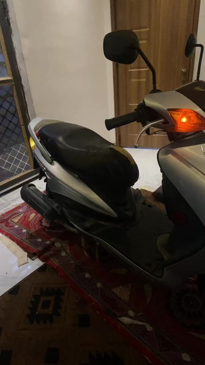 اسلام عليكم دراجه سنكنس  نثيه سرعه١١٠/دراجه نضافه ٩٠/١٠٠اوراق كامله كهربايت  كامله سلف هندر محرك خير من الله مابيه نقص برغي /مع التواصل ع رقم ***********/السعر خاص مكاني بغداد  شرطه الخامسه
